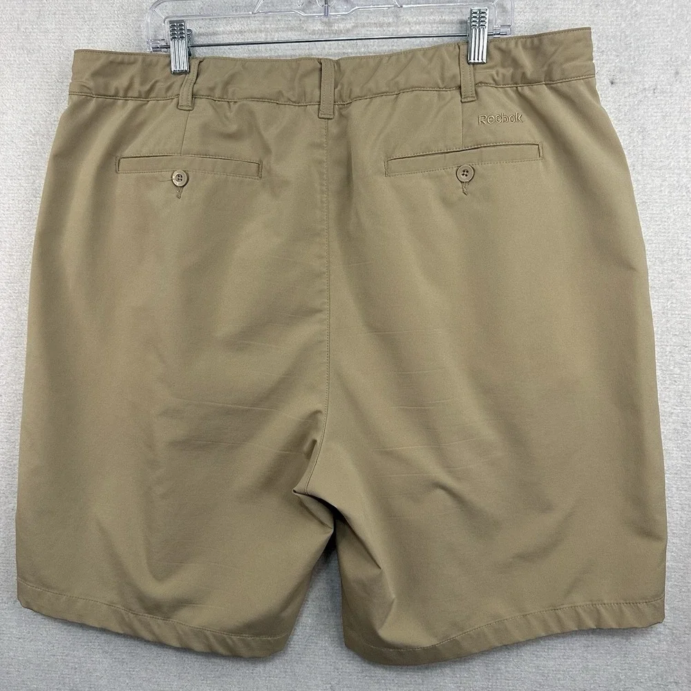Reebok‎ Golf Mens 44 Chino Khakis Shorts Khaki Beige Pleated Front Lightweight